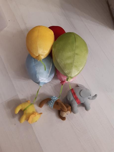 Kolotoč nad postýlku, 