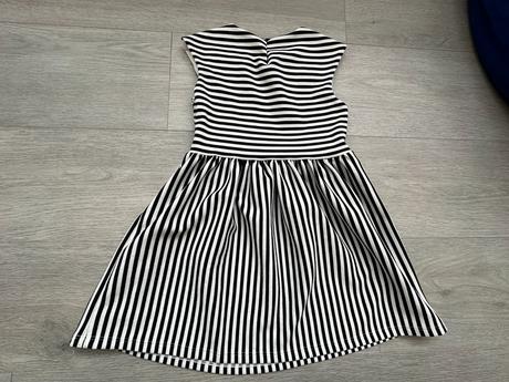 Dívčí bílo-černé pruhované šaty next, vel. 116, next,116