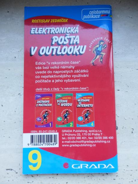 Kniha elektronická pošta v outlooku, 