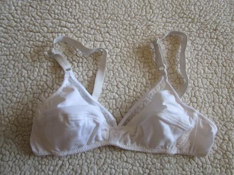 Pěkná bílá bavl. podprsenka, vel. 70a, 70a