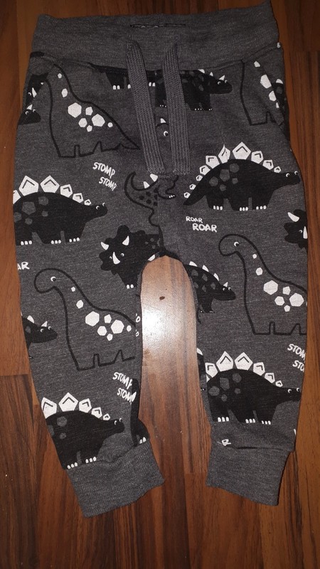 Šedé tepláky s dinosaury 86 next, next,86