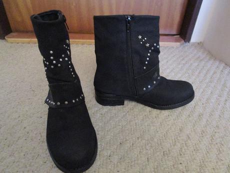 Pěkné černé kozačky, č. 37, vnitřní stélka 23 cm, 37