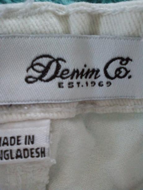 Kraťasy krajkové zn.denimco vel.134, denim co,134