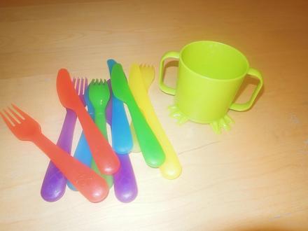 Dětské plastové nádobí,