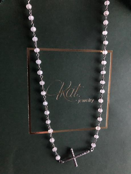 Křížek tepaný stříbro katdot růžový chalcedon, 