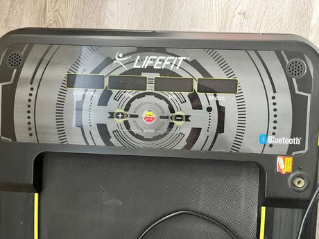 Běžecký pás lifefit,