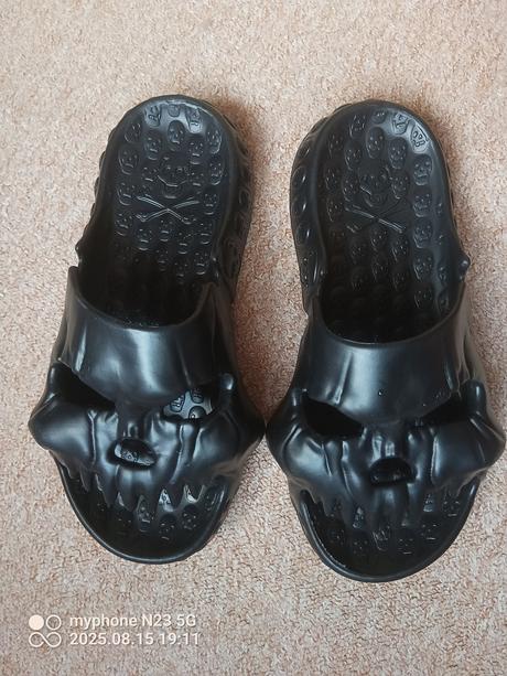 Pantofle "lebka" vel."40/41" ženy i muži, 41