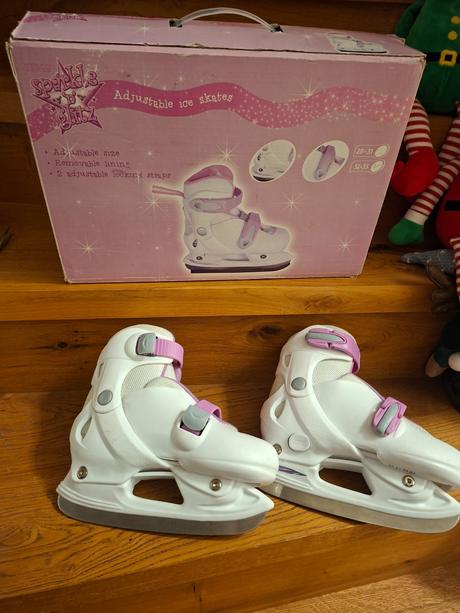 Lední brusle dívčí vel. 32-35 nastavitelná, 32