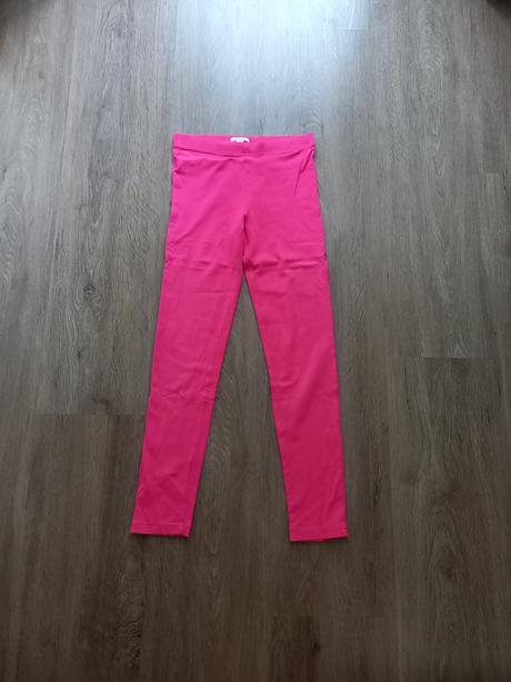 Tmavě růžové legíny zn. esprit, 152