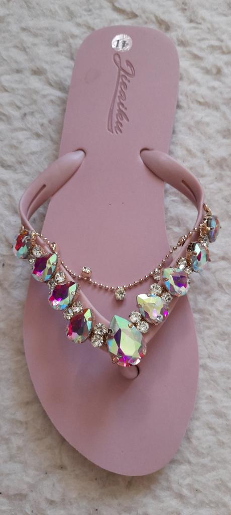 Shein pudrové žabky s řetízky a drahokamy, 41