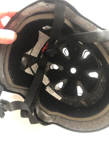 Černá dětská helma - přilba arcore,