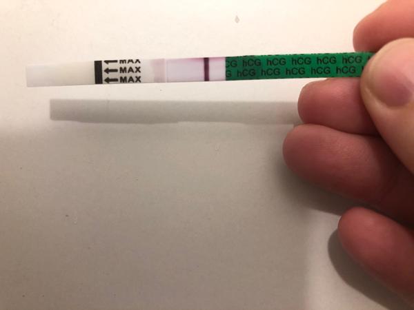 Vidíte ducha nebo druhou čárku na testu?