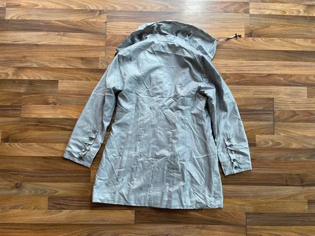 Stříbrná dlouhá bunda chybí knoflík, vel m, david, m