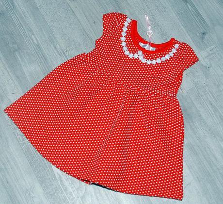 Červené slavnostní i letní šaty s puntíky, m&co,62