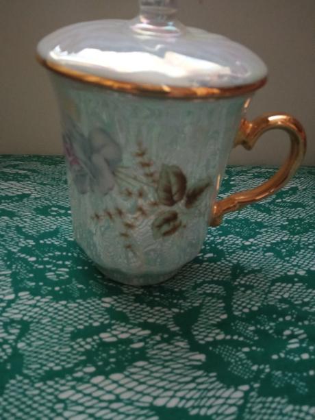 Hrneček s pokličkou, 