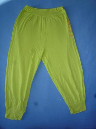 Volné 3/4 bermudy vel. 140, 140