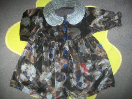 Sametové šaty s medvídky, 86