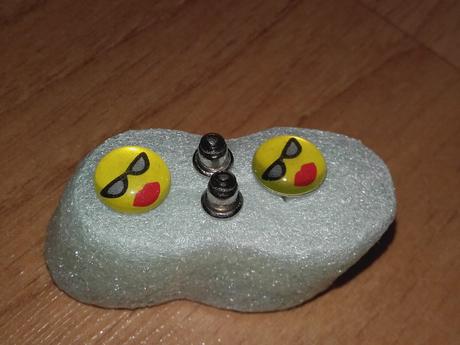 Náušnice emotikon sluneční brýle,