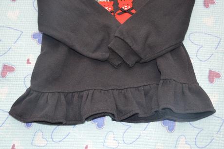 128 134 černá mikina, tunika s kanýry, 128