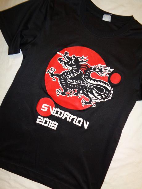 Černé funkční tričko s japonskými aplikacemi, 158