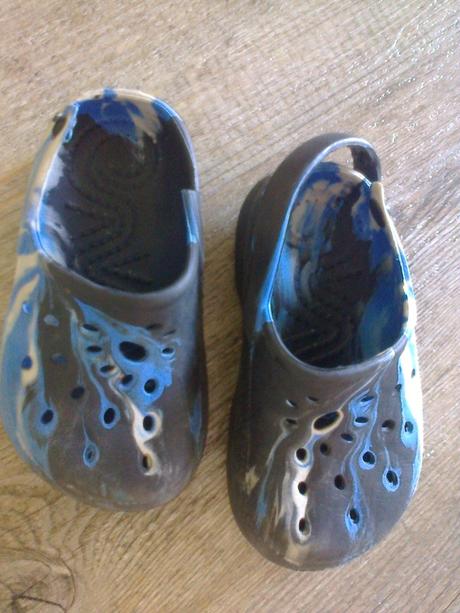 Maskáčové crocsy, 20