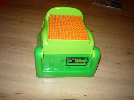 Větší hrající krokodýl fisher price,