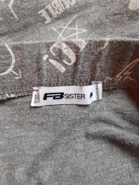 Šedá elastická mini silně s aj nápisy, s