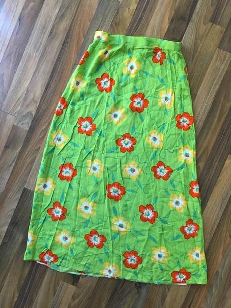 Zelená maxisukně s květy, vel s/m, s