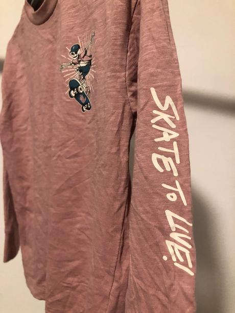 Starorůžové skate triko, 116
