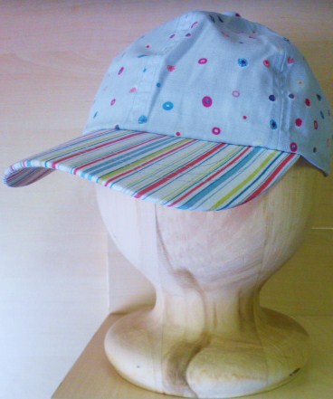 Dívčí tenčí kšiltovka, 104