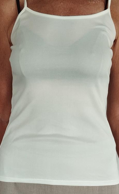 Pět tílek a halenek vel. s, m za cenu jedné, m