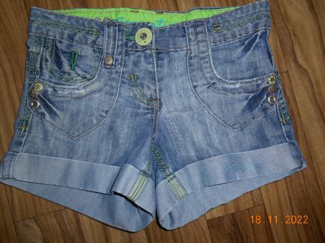 Dívčí kraťasy, 140