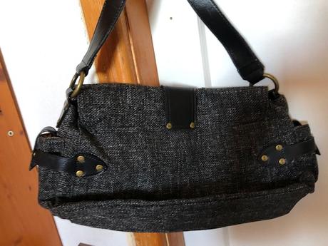 Sedo cerna kabelka s odepinaci penezenkou, mango