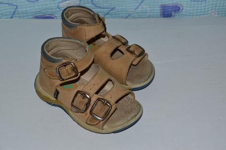 Hnědo-modré kožené zdravotní sandálky, santé,22