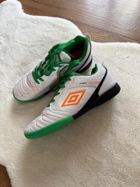 Sálovky, umbro,38