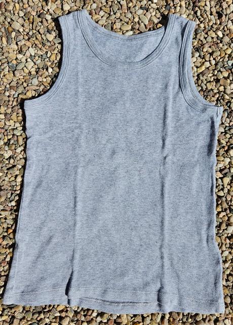 L306	2x chlapecké tílko vel. 122-128, tcm,122