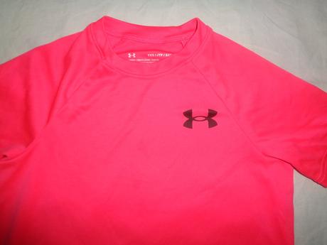 Krásné svítivě růžové tričko 122/128, under armour,122