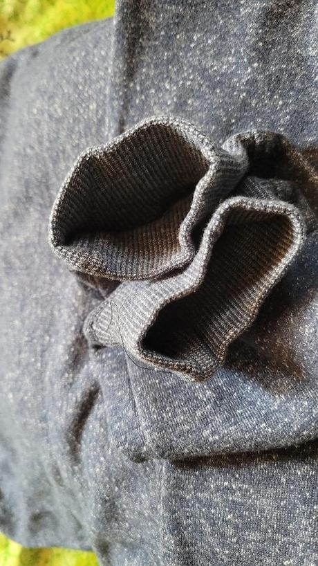 2 x mikina, kšandy a samozavazovací tkaničky, 122