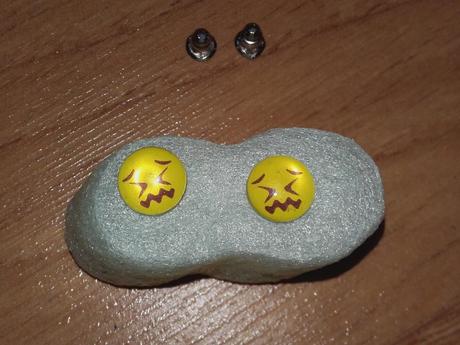 Náušnice emotikon zahanbený, 