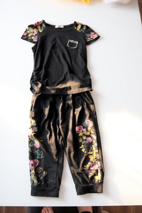 Dívčí komplet, 128