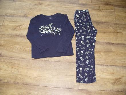 Pyžamo svítící, vel.134, pěkný stav, sinsay,134