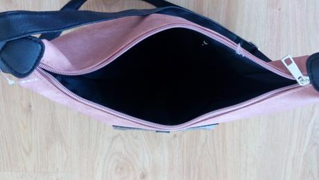 Tašky-kabelky                         4 kusy, 