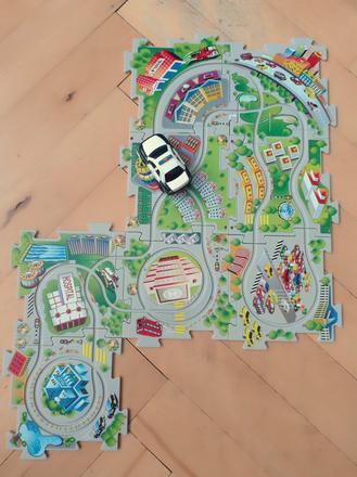 Auto na baterky s dráhou,