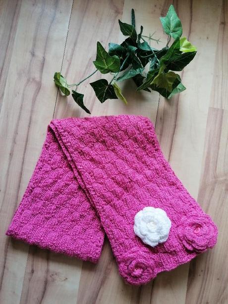 Šála s květy, 104