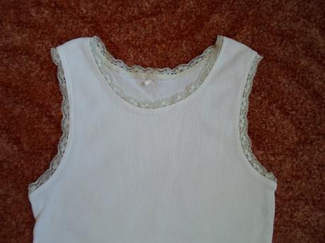 Bílé tílko triko s krajkou, george,140