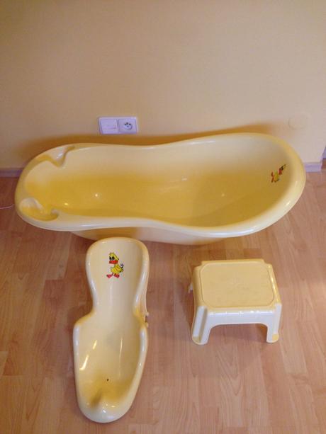 Vanička s lehátkem a stupínek k umyvadlu, 