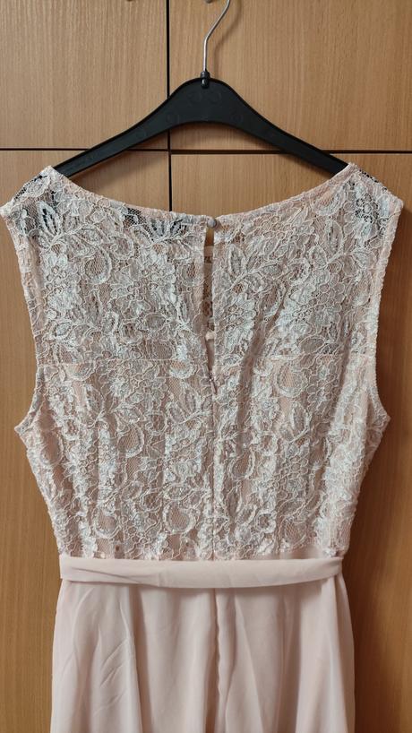 Společenské šatičky, 42