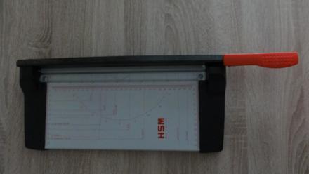 Paková řezačka papíru a4 plechová hsm, 