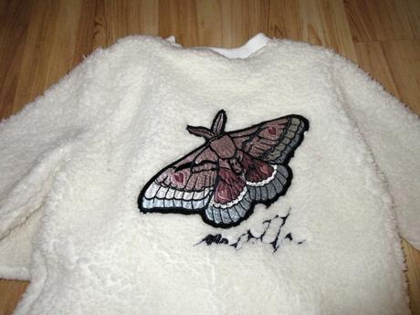 Chlupatá bunda, 146