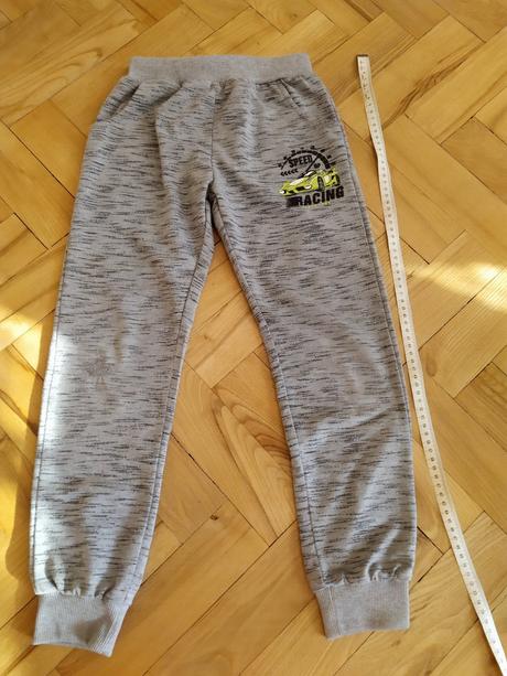 Chlapecké tepláky, 128